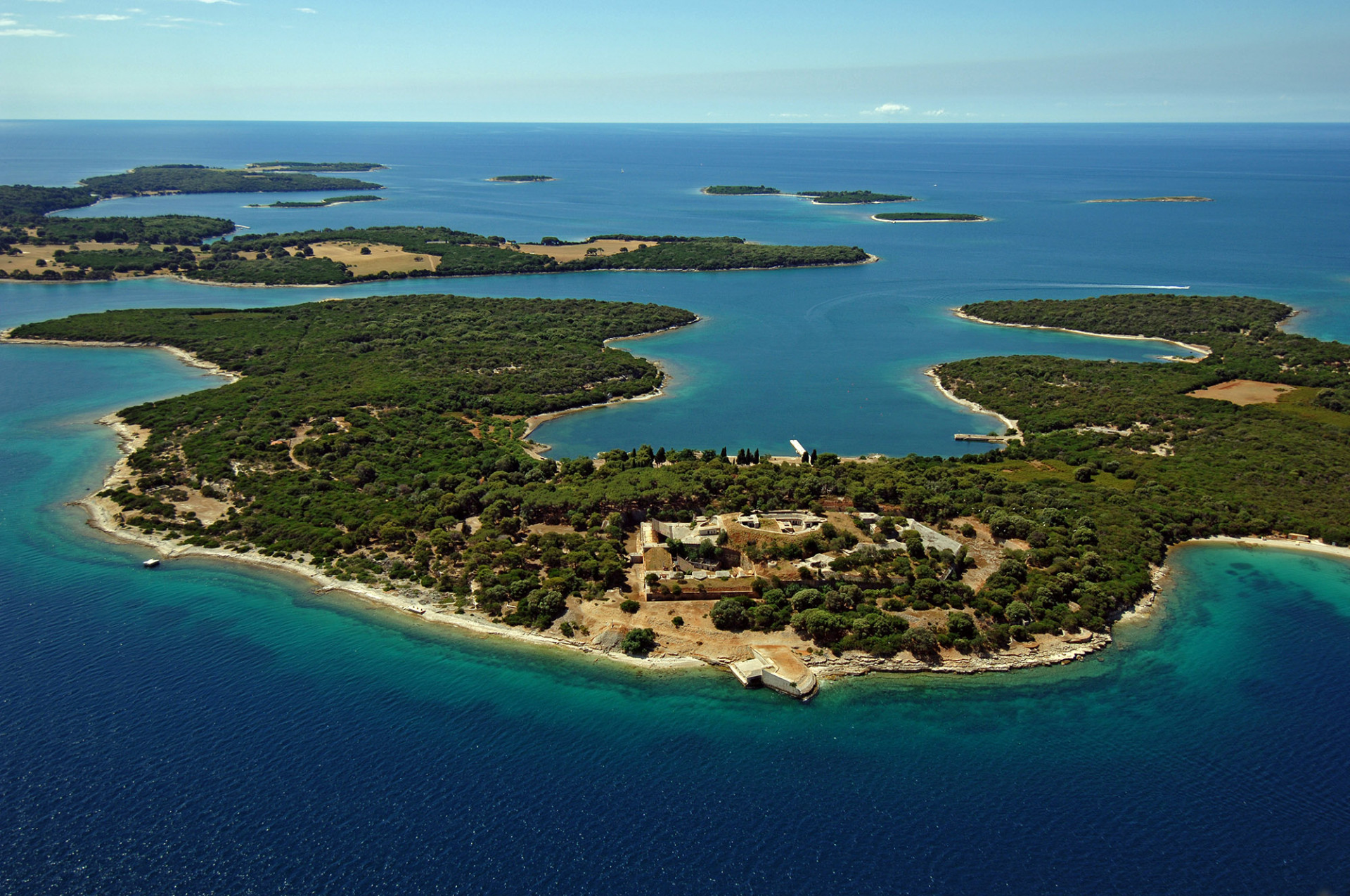 summer in pula