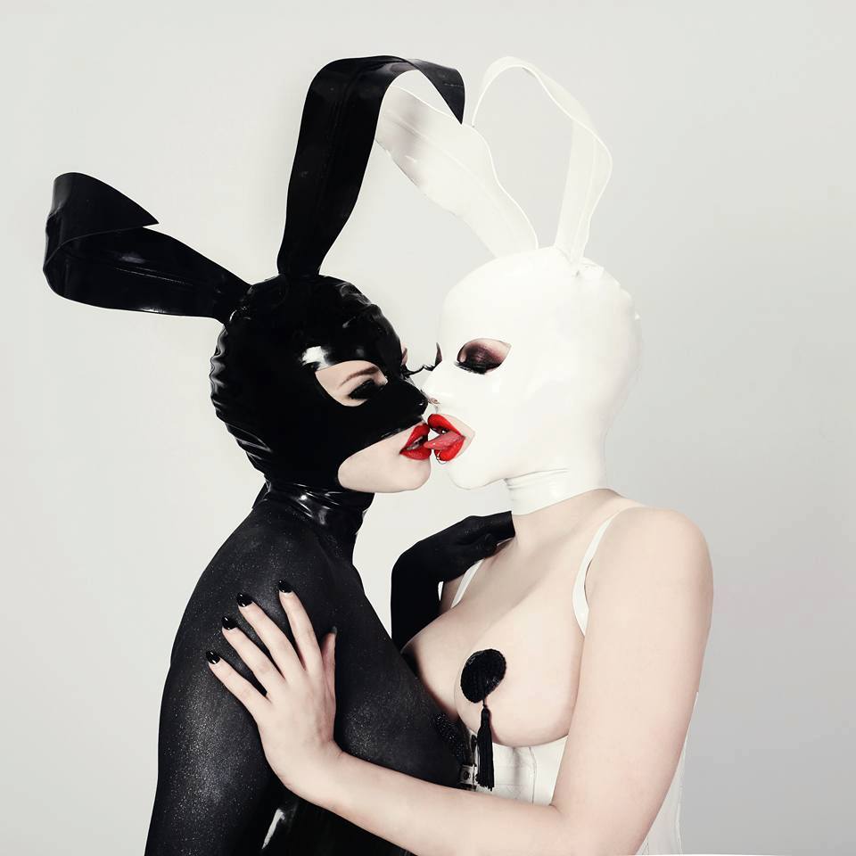 house-of-harlot-luci-alice-photography-k-jey-and-dani-divine