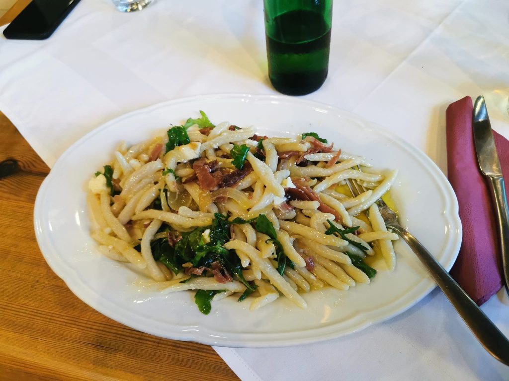 Pljukanci in bianco